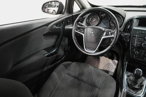 Хетчбэк Opel Astra 2012 года, 749000 рублей, Новокузнецк