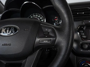 Седан Kia Rio 2013 года, 970000 рублей, Краснодар