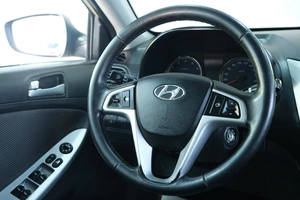 Седан Hyundai Solaris 2013 года, 969000 рублей, Омск