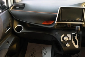 Минивэн Toyota Sienta 2020 года, 1619000 рублей, Омск