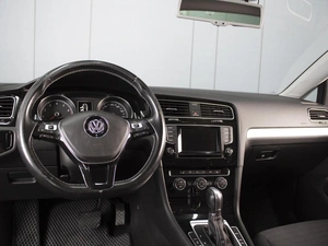 Хетчбэк Volkswagen Golf 2014 года, 1330000 рублей, Омск