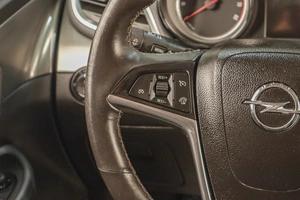 Внедорожник Opel Mokka 2014 года, 999000 рублей, Челябинск