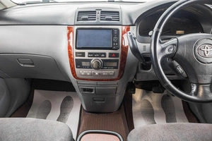 Минивэн Toyota Ipsum 2001 года, 989000 рублей, Барнаул