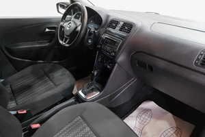 Седан Volkswagen Polo 2016 года, 1099000 рублей, Новокузнецк