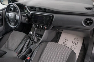 Седан Toyota Corolla 2017 года, 1549000 рублей, Красноярск