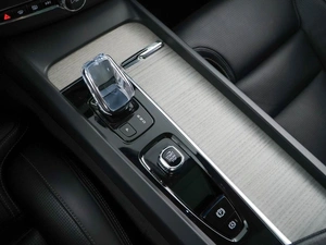 Внедорожник Volvo XC60 2021 года, 3997055 рублей, Москва
