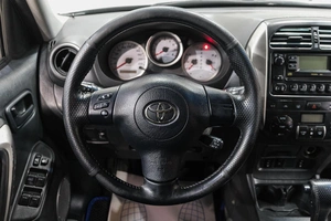 Внедорожник Toyota RAV4 2004 года, 849000 рублей, Новокузнецк
