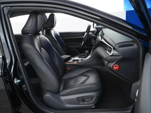 Седан Toyota Camry 2019 года, 2598444 рублей, Москва