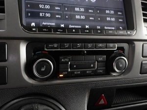 Минивэн Volkswagen Multivan 2015 года, 1999000 рублей, Тюмень