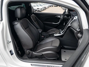 Хетчбэк Opel Astra 2014 года, 865000 рублей, Краснодар