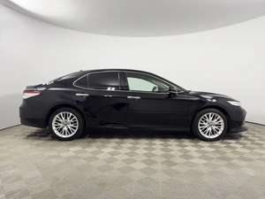 Седан Toyota Camry 2019 года, 2650100 рублей, Казань