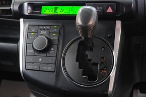 Минивэн Toyota Wish 2011 года, 1319000 рублей, Омск