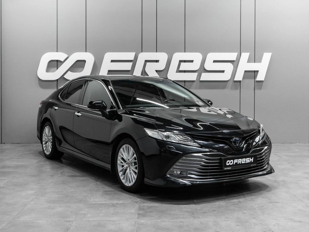 Седан Toyota Camry 2018 года, 2450000 рублей, Тюмень