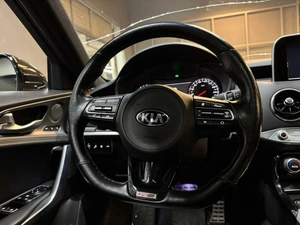 Лифтбек Kia Stinger 2018 года, 2897000 рублей, Красноярск