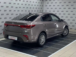 Седан Kia Rio 2018 года, 1355000 рублей, Красноярск