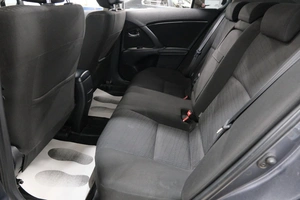 Седан Toyota Avensis 2009 года, 1179000 рублей, Омск