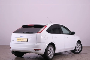 Хетчбэк Ford Focus 2010 года, 939000 рублей, Омск