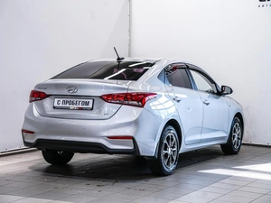 Седан Hyundai Solaris 2017 года, 1229000 рублей, Красноярск