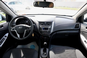 Хэтчбек Hyundai Solaris 2014 года, 990000 рублей, Мирное