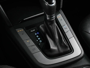 Седан Hyundai Elantra 2018 года, 1649000 рублей, Аксай