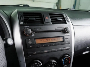 Седан Toyota Corolla 2010 года, 1100000 рублей, Воронеж