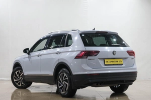 Внедорожник Volkswagen Tiguan 2018 года, 2689000 рублей, Новокузнецк