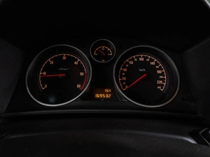 Универсал Opel Astra 2012 года, 819000 рублей, Воронеж