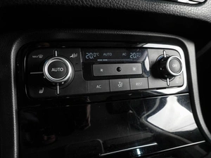 Внедорожник Volkswagen Touareg 2011 года, 1584000 рублей, Воронеж
