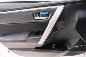 Седан Toyota Corolla 2013 года, 1649000 рублей, Красноярск