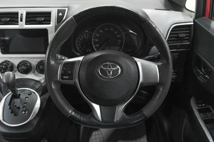 Хетчбэк Toyota Ractis 2012 года, 989000 рублей, Новокузнецк