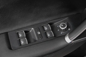 Седан Volkswagen Passat 2013 года, 999000 рублей, Кемерово