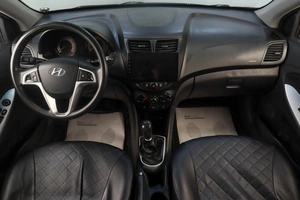 Седан Hyundai Solaris 2011 года, 669000 рублей, Челябинск