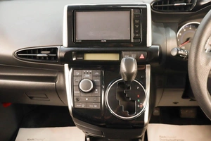 Минивэн Toyota Wish 2014 года, 1579000 рублей, Челябинск