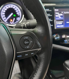 Седан Toyota Camry 2020 года, 2350000 рублей, Красноярск