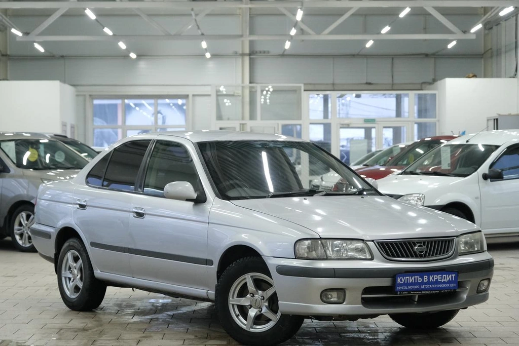 Седан Nissan Sunny 2001 года, 369000 рублей, Омск