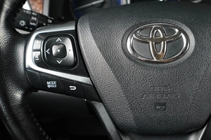 Седан Toyota Camry 2015 года, 1959000 рублей, Тюмень