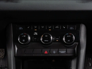 Внедорожник Skoda Karoq 2021 года, 1979000 рублей, Тюмень