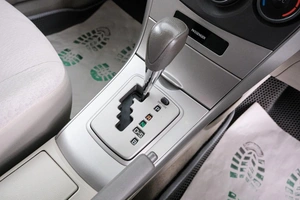 Седан Toyota Corolla Axio 2010 года, 789000 рублей, Красноярск