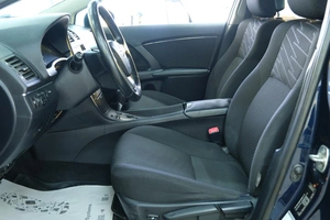 Седан Toyota Avensis 2009 года, 1049000 рублей, Омск