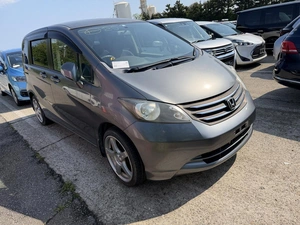 Минивэн Honda Freed 2010 года, 720000 рублей, Красноярск