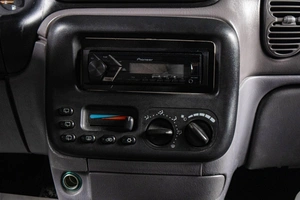 Минивэн Chrysler Voyager 2000 года, 299000 рублей, Сургут