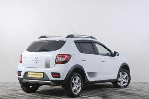 Хетчбэк Renault Sandero Stepway 2018 года, 999000 рублей, Кемерово