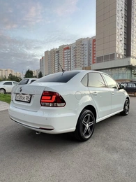 Седан Volkswagen Polo 2019 года, 1050000 рублей, Красноярск