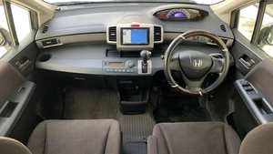 Минивэн Honda Freed 2013 года, 1162000 рублей, Красноярск