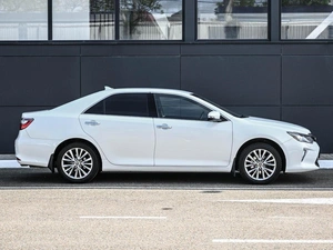 Седан Toyota Camry 2017 года, 2574000 рублей, Кирилловка
