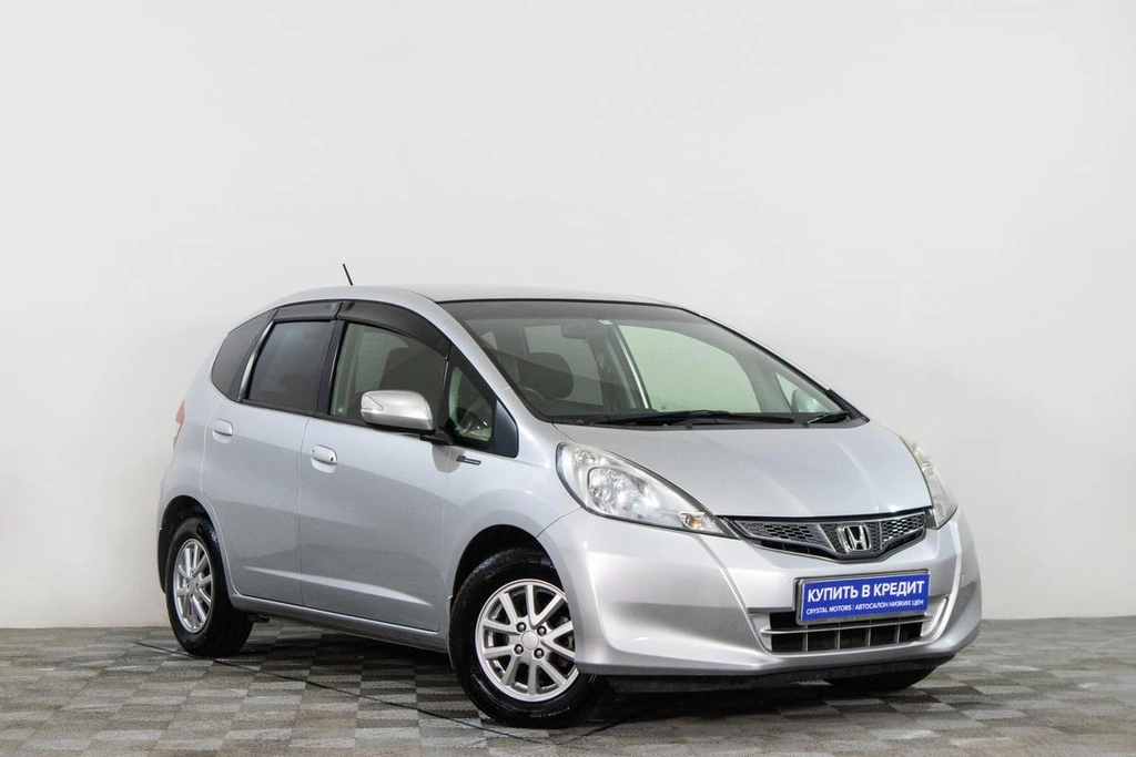 Хетчбэк Honda Fit 2012 года, 949000 рублей, Сургут