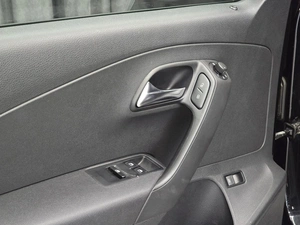 Седан Volkswagen Polo 2015 года, 899000 рублей, Красноярск