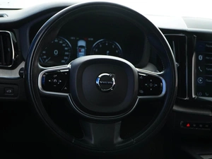 Внедорожник Volvo XC60 2018 года, 3178196 рублей, Москва