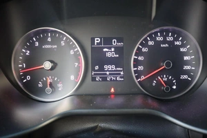 Седан Kia Rio 2017 года, 1200000 рублей, Мирное