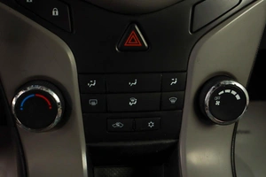 Седан Chevrolet Cruze 2011 года, 619000 рублей, Челябинск